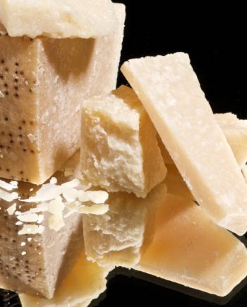 Parmesan DOP : fromage à pâte pressée cuite, au lait cru de Vache
