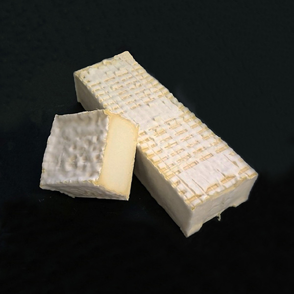 Bûche du Pilat La Bûche du Pilat est fabriquée à partir de lait de vache pasteurisé.