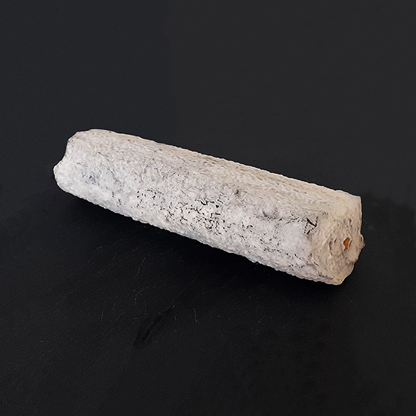 Long de la Biche Le Long de la Biche : fromage à pâte molle à croûte naturelle au lait pasteurisé de chèvre